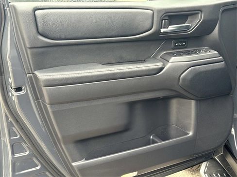 Used 2025 Toyota Land Cruiser image 17