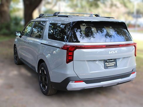New 2026 Kia Carnival EX FWD image 15