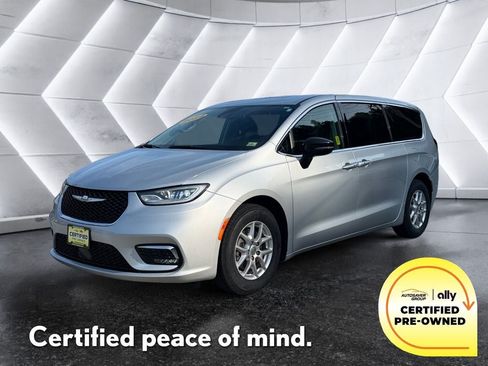 Used 2024 Chrysler Pacifica Touring-L FWD image 1