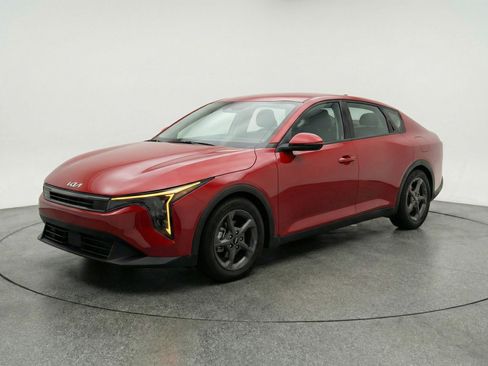 Used 2025 Kia K4 image 3