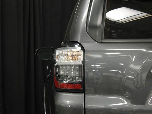 Used 2023 Toyota 4Runner Limited AWD/4WD image 29