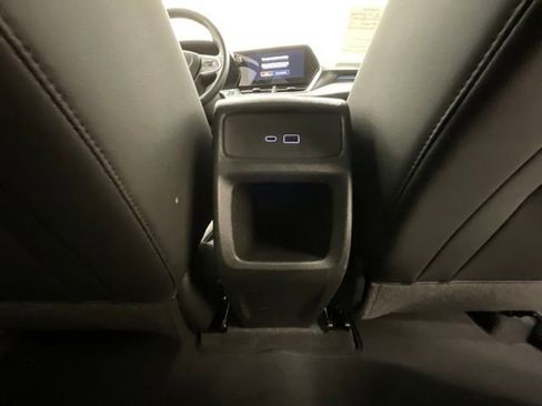 Used 2025 Chevrolet Trax LT w/ LT Convenience Package FWD image 25