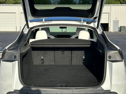 Used 2026 Tesla Model Y AWD image 14