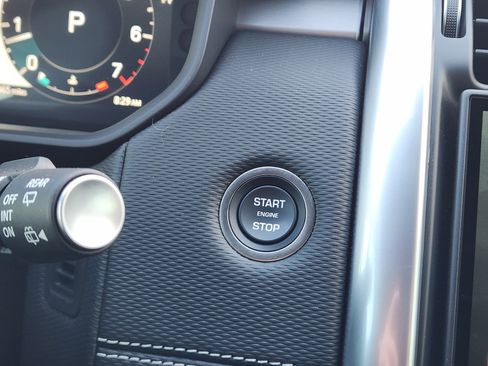 Certified 2025 Land Rover Discovery Dynamic SE image 20