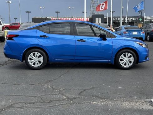 Used 2021 Nissan Versa S FWD image 4