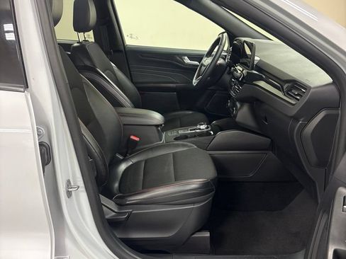 Used 2025 Ford Escape ST-Line Select AWD/4WD image 23