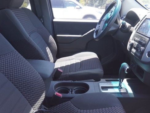 Used 2015 Nissan Frontier SV RWD image 12