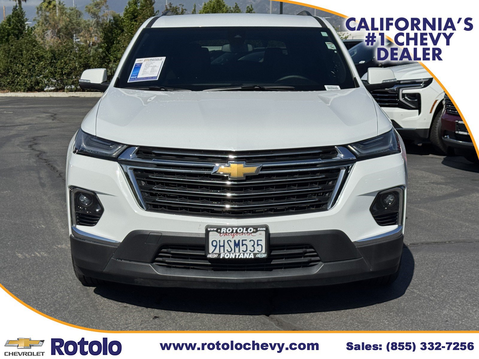 Used 2023 Chevrolet Traverse LT FWD image 2