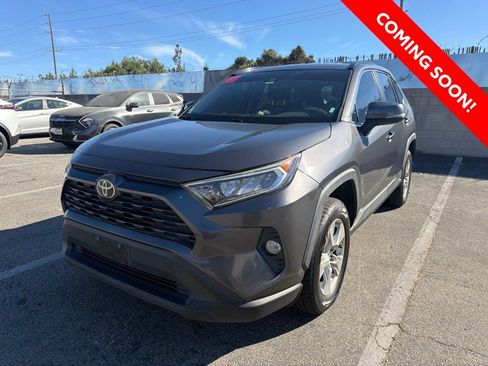 Used 2021 Toyota RAV4 XLE FWD image 3