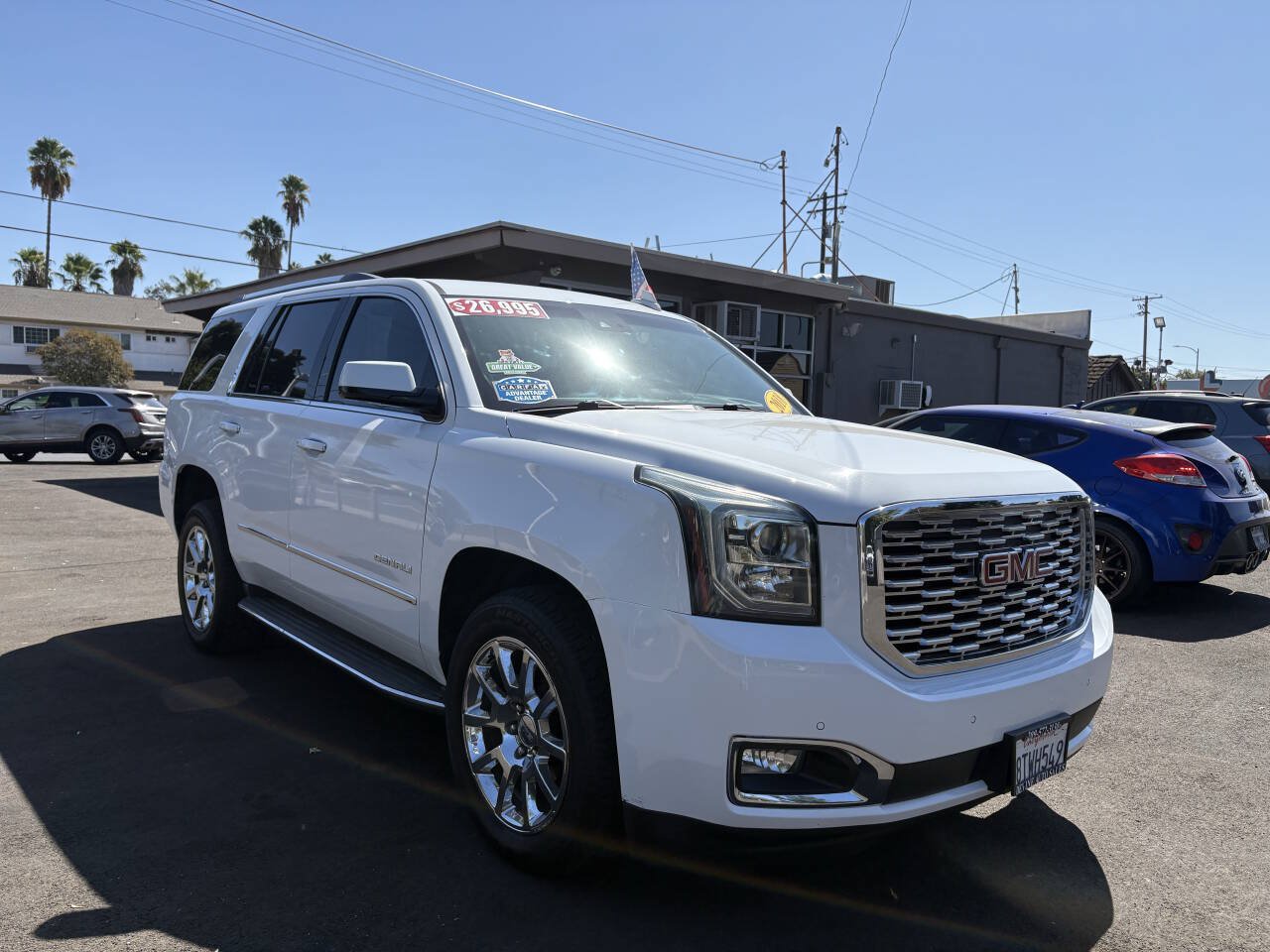 Used 2018 GMC Yukon Denali AWD/4WD image 2