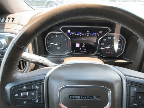 Used 2021 GMC Sierra 1500 Denali w/ Driver Alert Package II AWD/4WD image 31