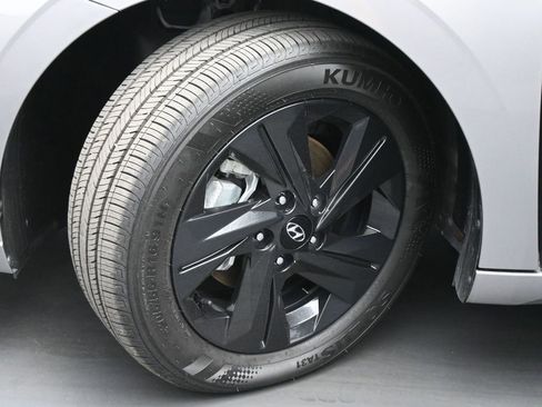 Used 2023 Hyundai Elantra Blue FWD image 18