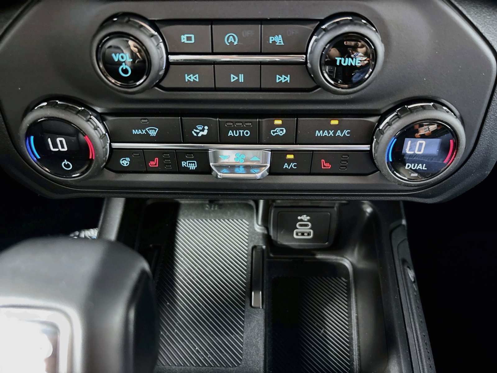 New 2026 Ford Bronco Outer Banks AWD/4WD image 16