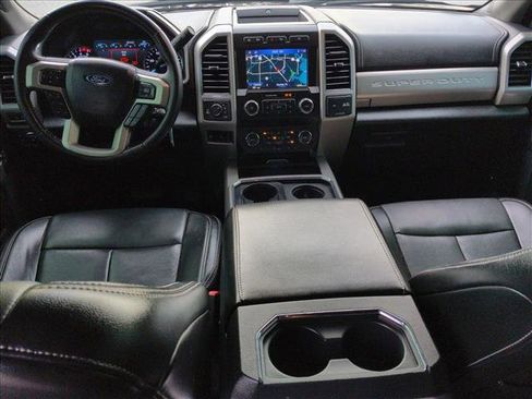 Used 2021 Ford F350 Lariat w/ Chrome Package image 17