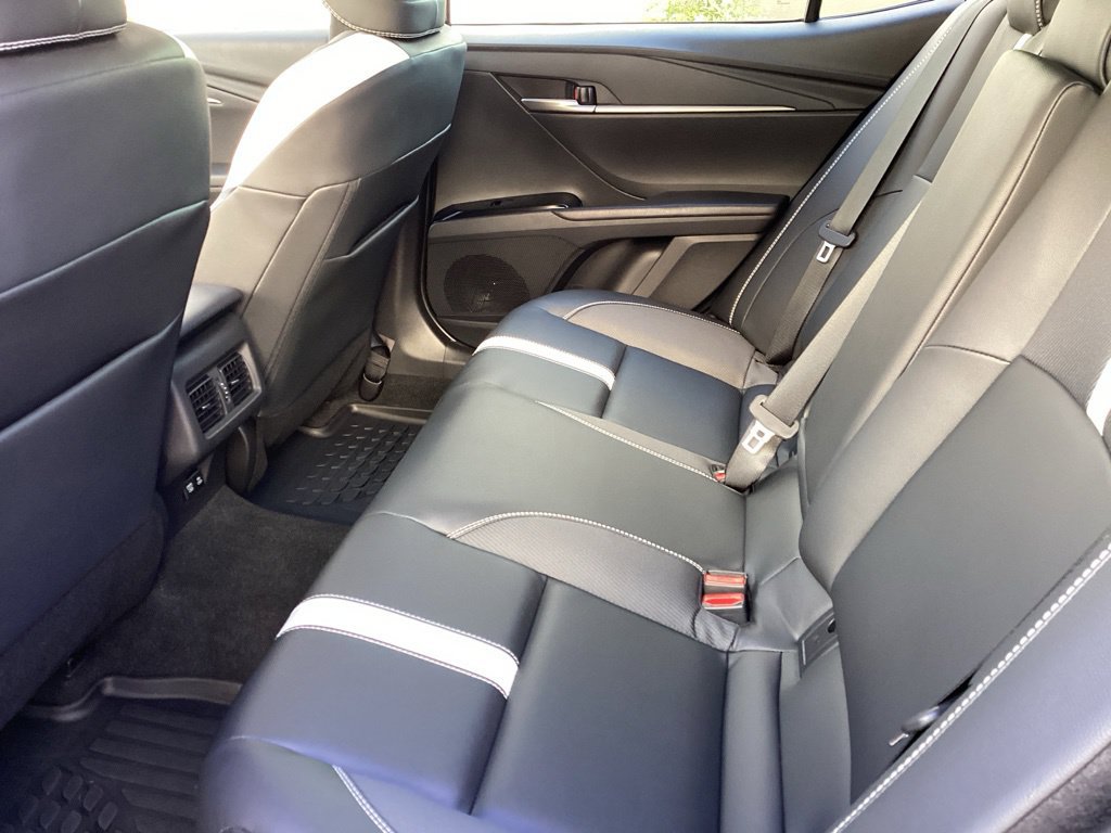Used 2026 Toyota Camry Hybrid w/ Multimedia Upgrade Package AWD/4WD image 8