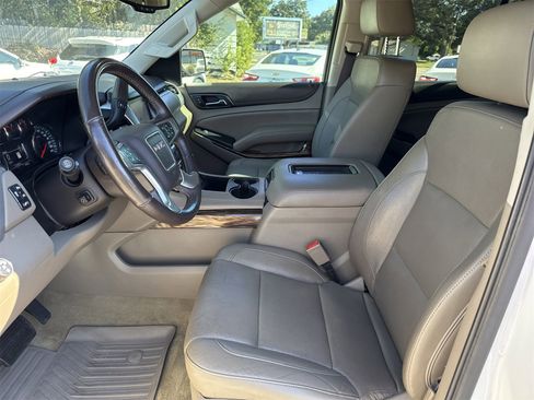 Used 2017 GMC Yukon SLT image 9