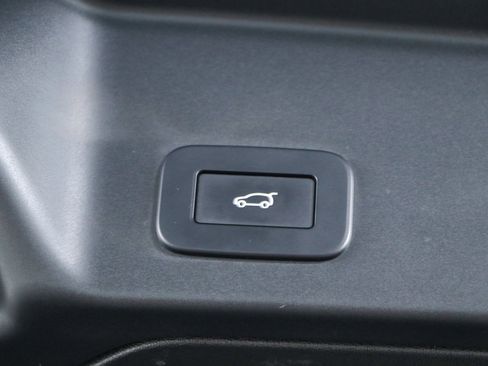 Used 2023 Land Rover Range Rover Evoque S image 32