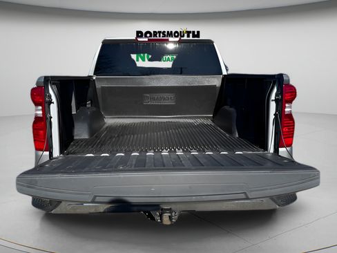 Used 2025 Chevrolet Silverado 1500 LT AWD/4WD image 11