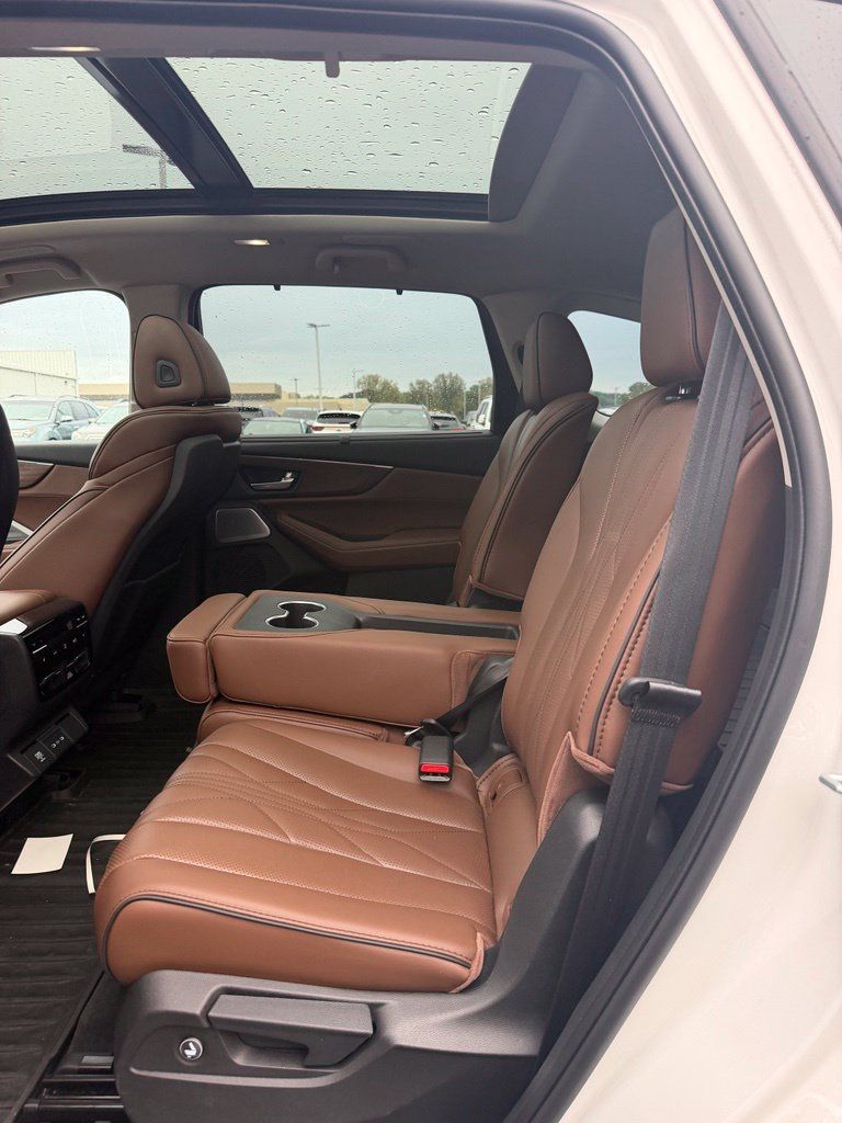 Used 2025 Acura MDX w/ Advance Package AWD/4WD image 12
