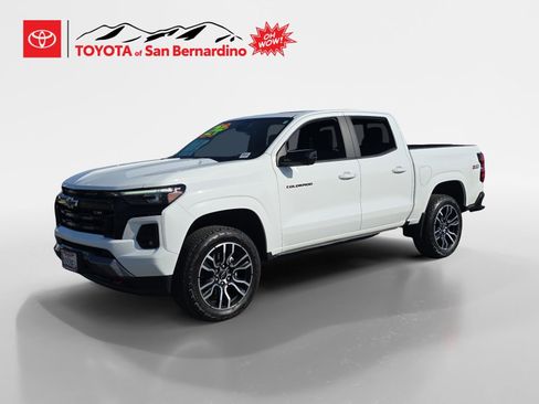 Used 2024 Chevrolet Colorado Z71 w/ LPO, Dark Essentials Package AWD/4WD image 1