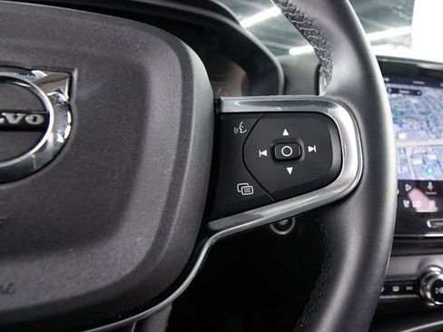 Certified 2026 Volvo XC40 B5 Plus AWD/4WD image 17