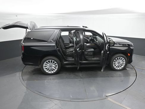 Used 2024 Cadillac Escalade Luxury AWD/4WD image 50