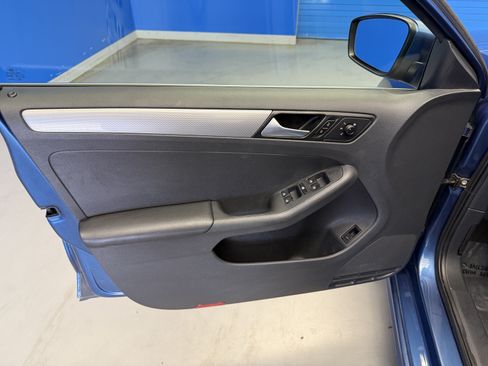 Used 2017 Volkswagen Jetta S FWD image 6