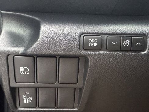 Used 2017 Lexus IS 300 AWD w/ Premium Package image 24