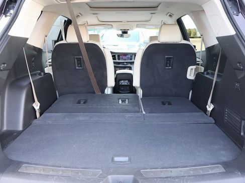 Certified 2022 Buick Enclave Avenir w/ Avenir Technology Package image 18