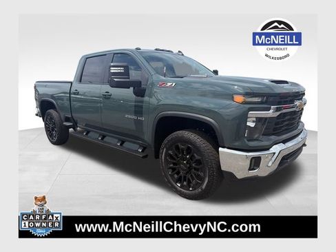 Used 2026 Chevrolet Silverado 2500 LT w/ Safety Package AWD/4WD image 1