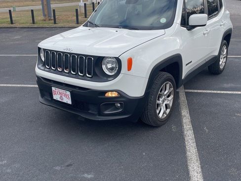 Used 2018 Jeep Renegade Latitude w/ Cold Weather Group image 1