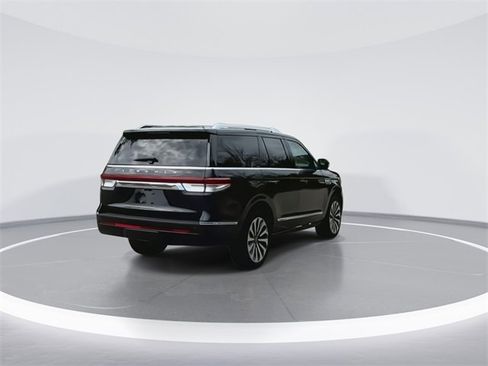 New 2024 Lincoln Navigator Reserve image 7