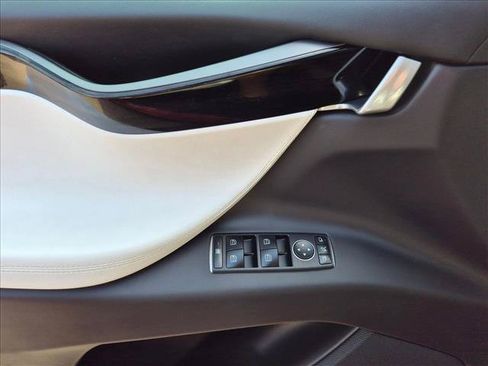 Used 2019 Tesla Model X 75D AWD/4WD image 15