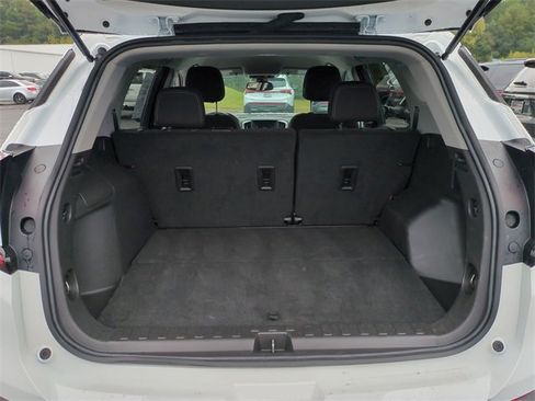 Used 2024 GMC Terrain SLE image 22