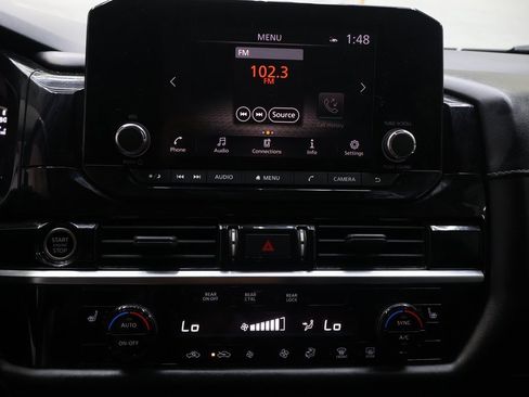 Used 2022 Nissan Pathfinder SV image 22