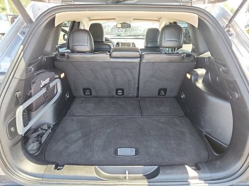 Used 2014 Jeep Cherokee Trailhawk w/ Comfort/Convenience Group AWD/4WD image 30