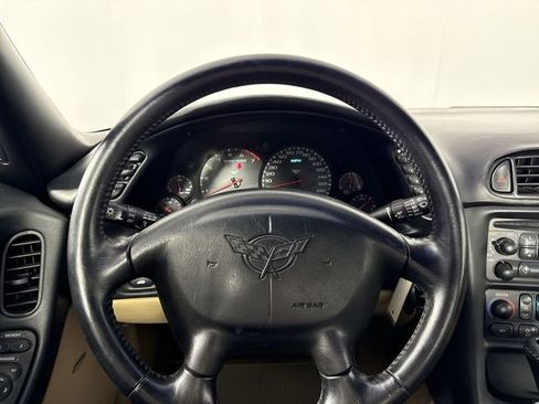 Used 2001 Chevrolet Corvette Convertible w/ Preferred Equipment Group2 image 18