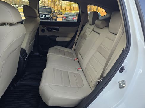 Used 2019 Honda CR-V Touring image 10