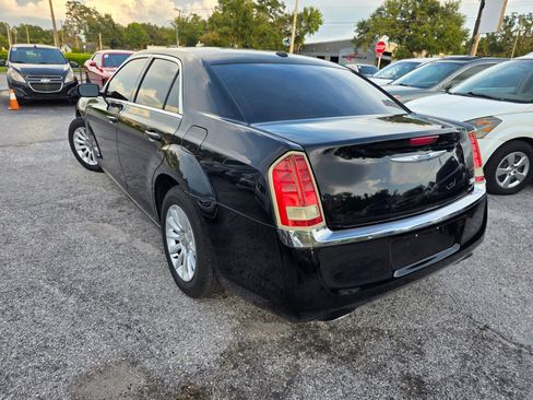 Used 2013 Chrysler 300 image 5