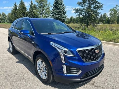 Certified 2023 Cadillac XT5 Luxury AWD/4WD image 2