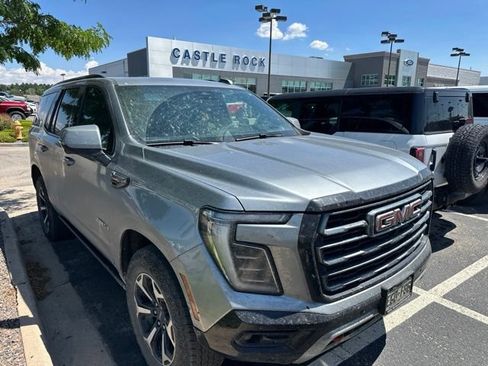 Used 2025 GMC Yukon AT4 w/ AT4 Premium Plus Package AWD/4WD image 2