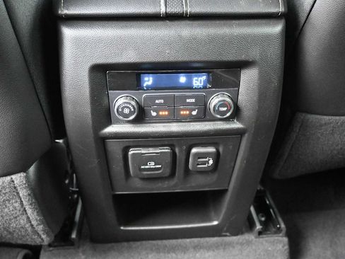 Used 2023 Chevrolet Traverse Premier w/ Redline Edition AWD/4WD image 13