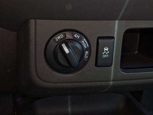 Used 2019 Nissan Frontier SV image 23