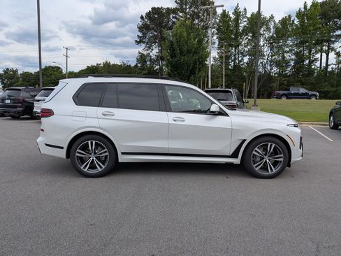 New 2027 BMW X7 xDrive40i w/ M Sport Package AWD/4WD image 2
