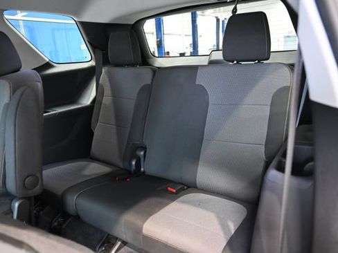 Used 2021 Chevrolet Traverse LT FWD image 12