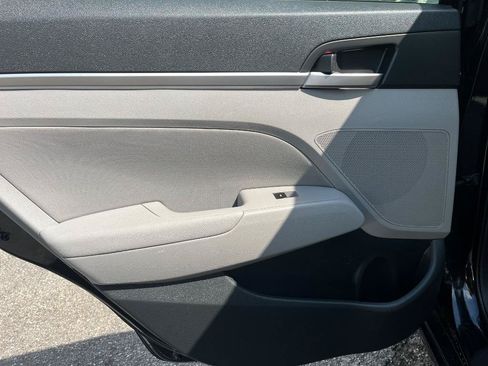Used 2019 Hyundai Elantra SEL FWD image 25