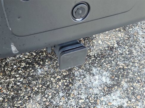 Certified 2025 Porsche Macan image 26