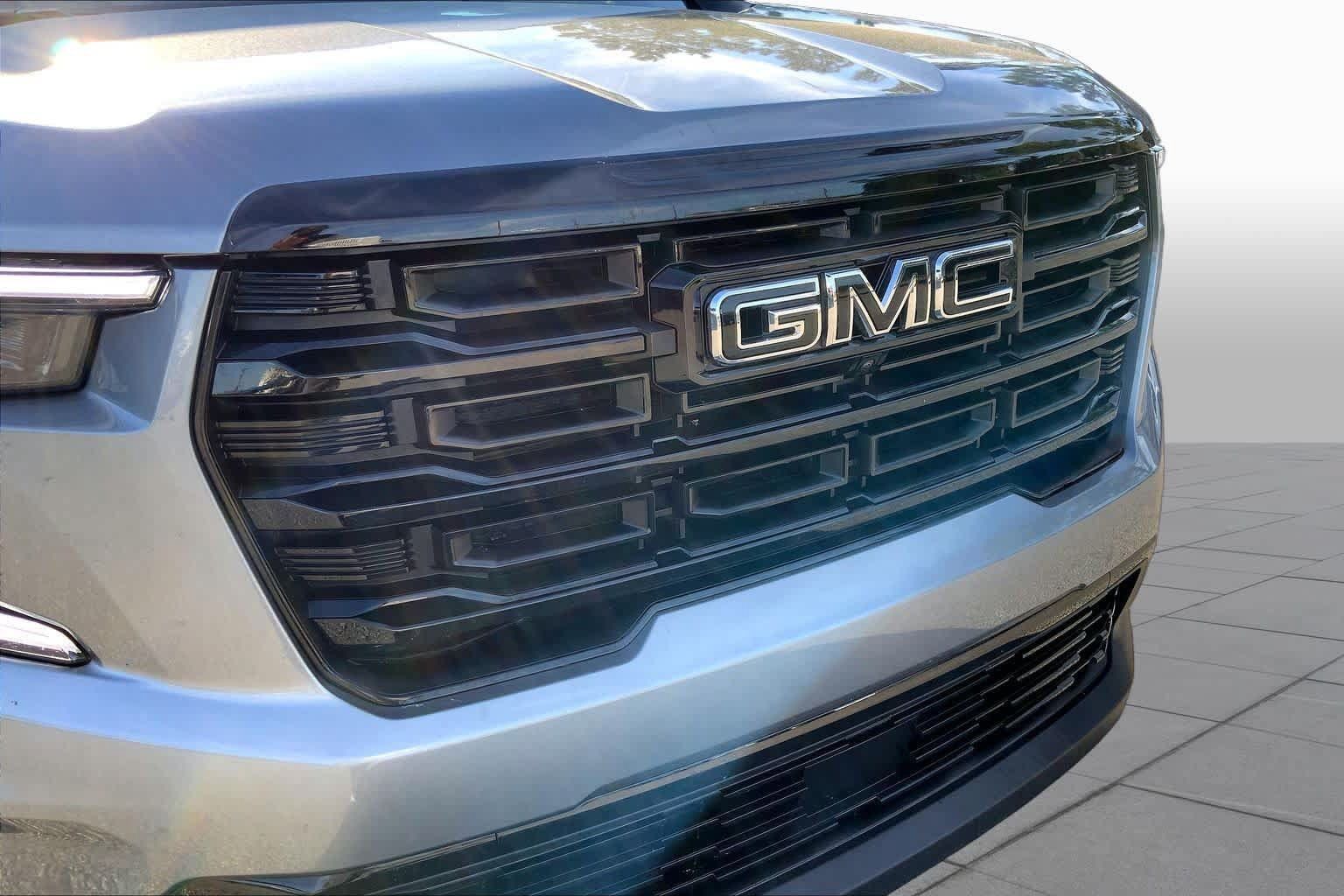 Used 2026 GMC Acadia Elevation w/ Black Edition AWD/4WD image 30