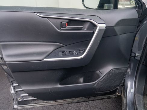 Used 2025 Toyota RAV4 LE image 10