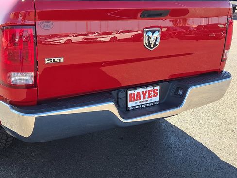 Used 2022 RAM 1500 Classic SLT image 9